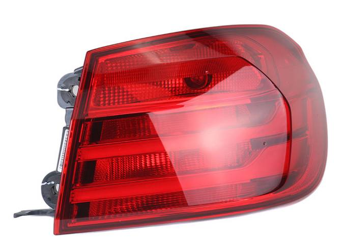 Tail Light Assembly - Passenger Side Outer